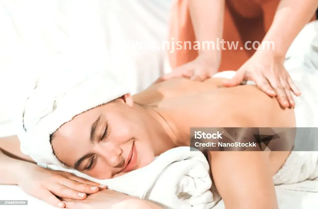 舒适的水疗按摩池